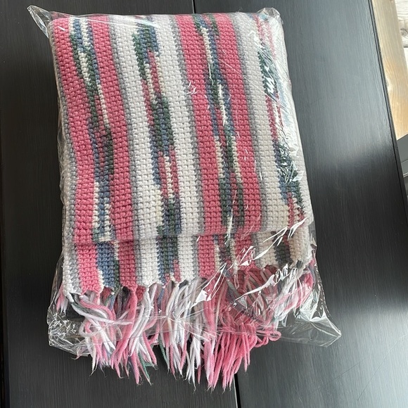 Knitted Lap Sofa Throw With Tassels Southwest Design 59” x 47” - Picture 14 of 15